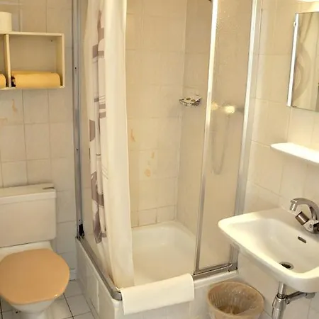 At Hotel apartamentowy