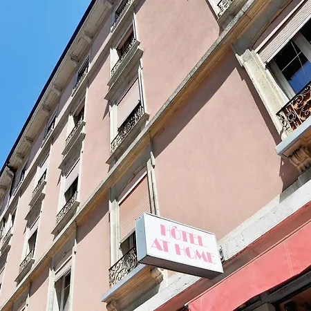 Hotel apartamentowy At