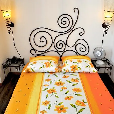 At Hotel apartamentowy
